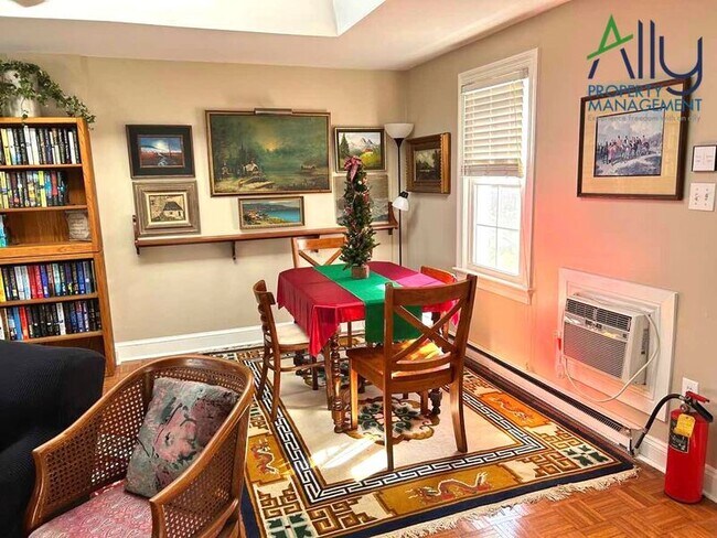 Foto del edificio - 437 Commonwealth Dr