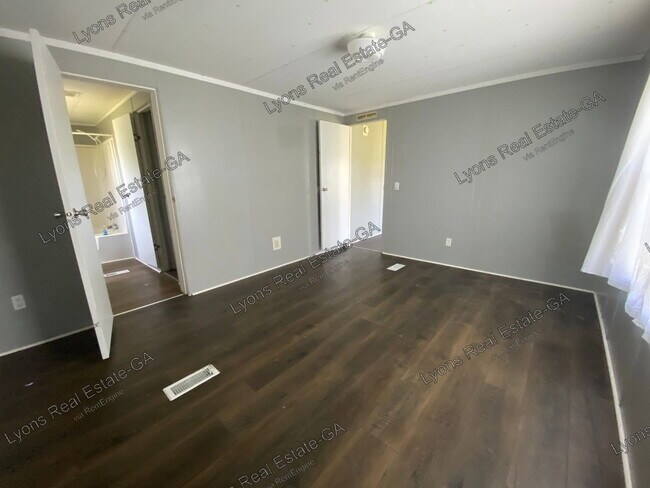 Foto del edificio - 604 Sycamore Dr