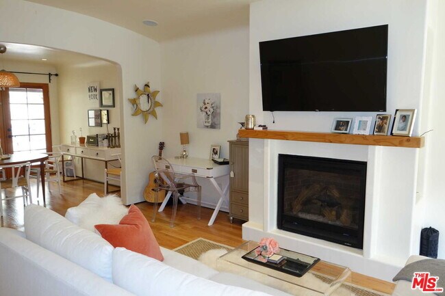 Foto del edificio - 6103 Scenic Ave