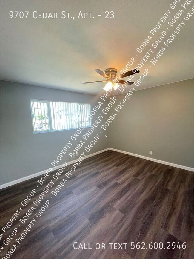 Foto del edificio - 9707 Cedar St
