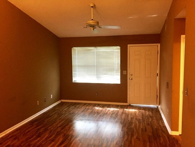 Building Photo - 8453 Long Meadow Cir N