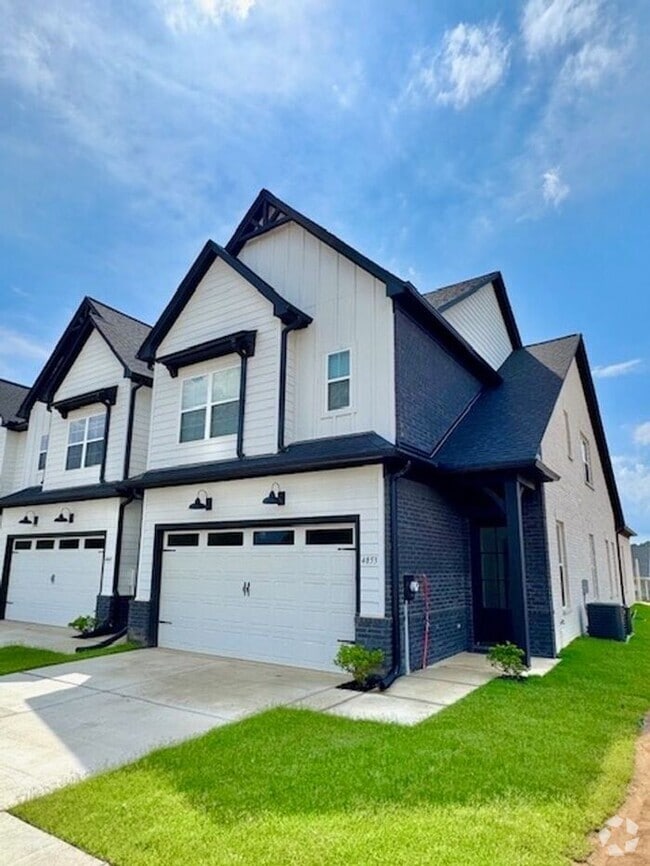 Building Photo - 4853 Chatelet Dr