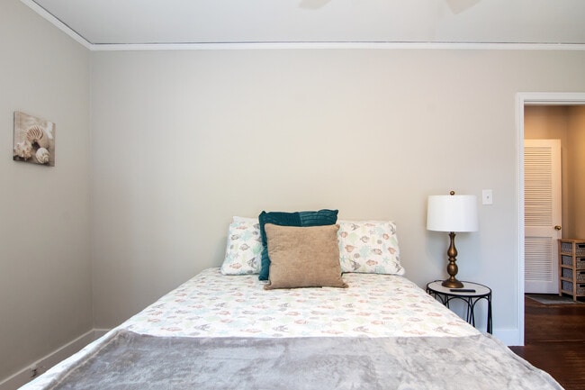 Foto del edificio - 3116 Camden Cir