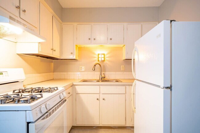 Foto del edificio - 311 E Jenkins Ave