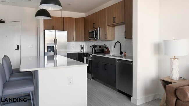 Building Photo - 1007 S Mint St