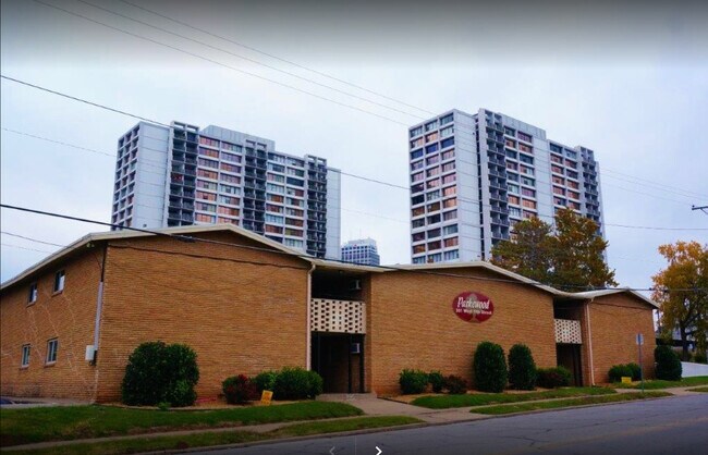 Foto del edificio - Welcome Home to Parkewood!