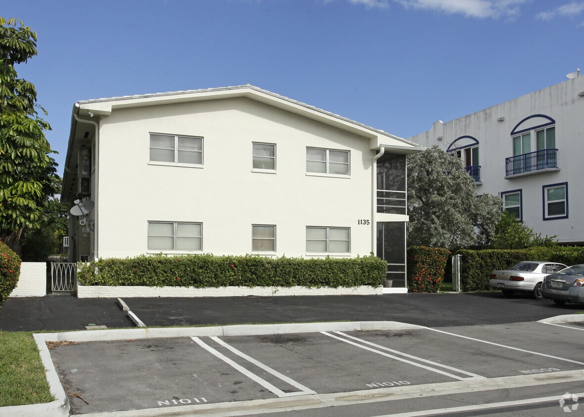 Foto del edificio - 1135 101st St