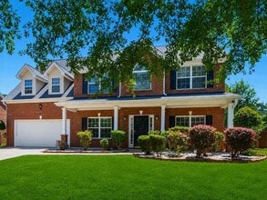 Building Photo - 362 Interlake