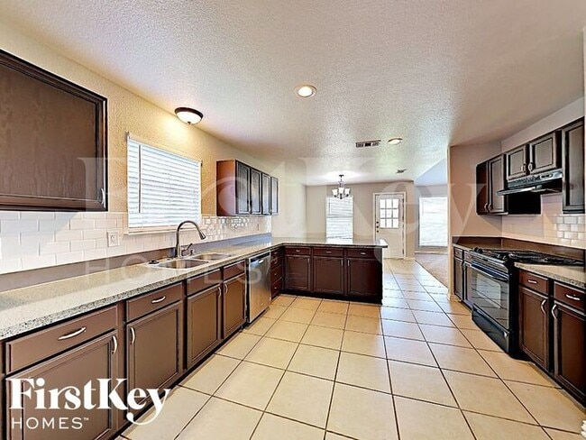 Building Photo - 1401 Whispering Cove Trail