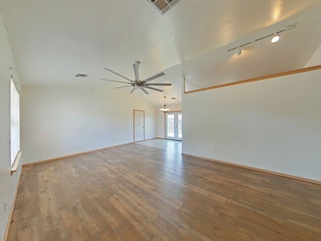 Foto del edificio - 6837 NW Willow Springs Dr