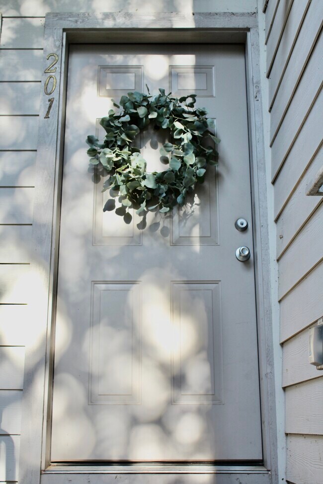 Foto del edificio - 3839 Dry Creek Dr