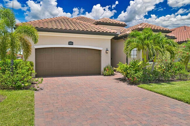 Foto del edificio - NOW AVAILABLE! Gorgeous 4/3 Pool Home in Bonita National!