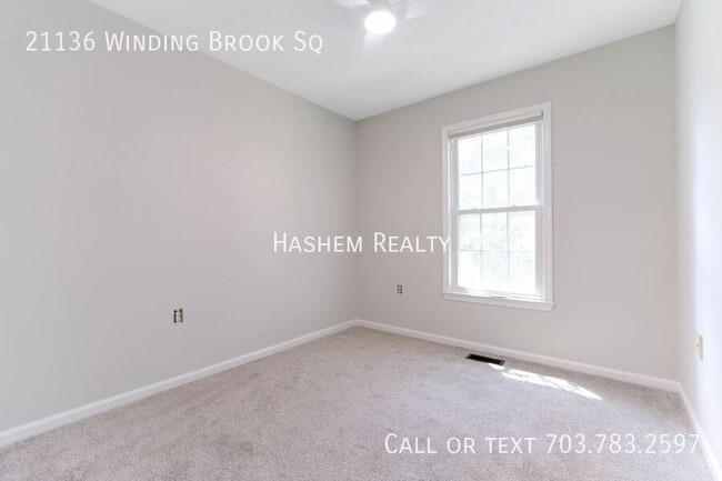 Building Photo - 21136 Winding Brook Square