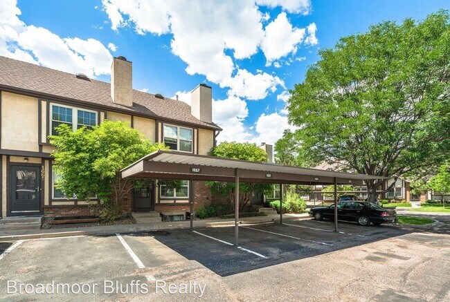Building Photo - 3 br, 2.5 bath House - 1661 Maitland Court