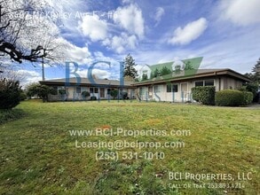 Building Photo - 8402 E McKinley Ave