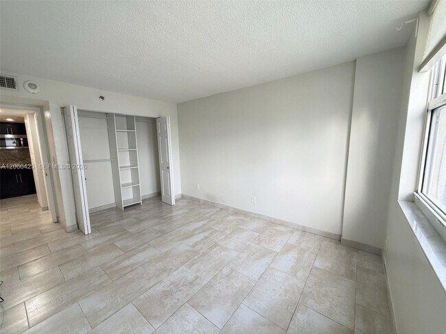 Foto del edificio - 770 Claughton Island Dr