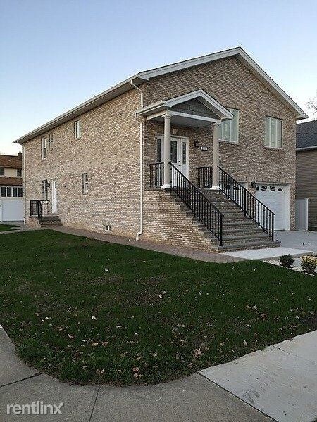Primary Photo - 2 br, 1 bath Apartment - 205 Miller Avenue 1