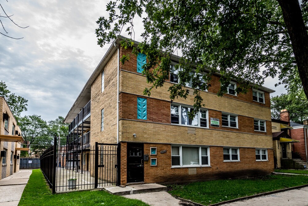 Primary Photo - 8345-49 S Drexel Ave