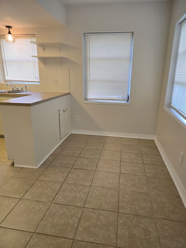 Foto del edificio - 320 Pleasant Grove Rd