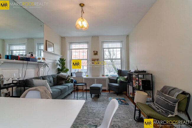 Building Photo - 1087 Beacon St