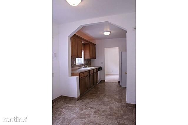 Foto del edificio - 4 br, 1.5 bath House - 1008 67th St