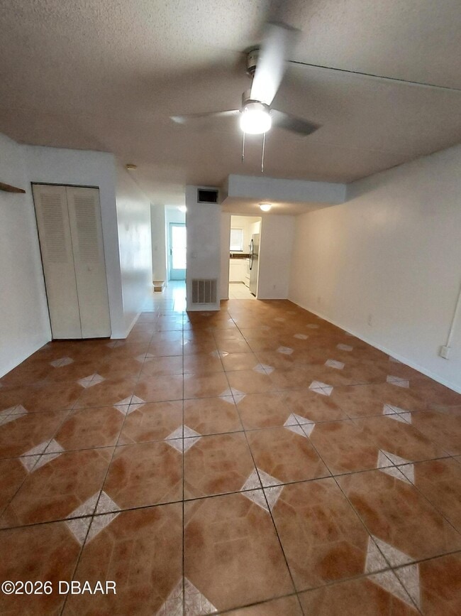 Building Photo - 55 Vining Ct