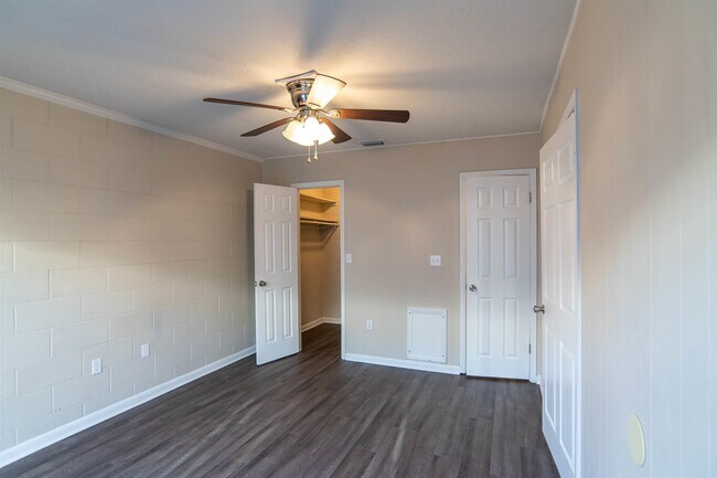Foto del edificio - 2241 W Pensacola St