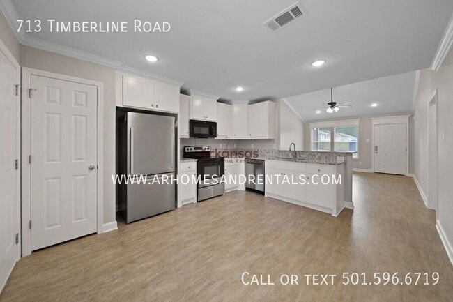 Foto del edificio - 713 Timberline Rd