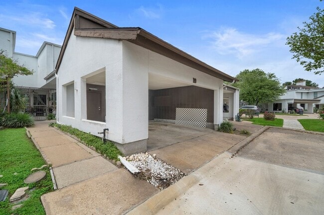 Building Photo - 7655 S Braeswood Blvd
