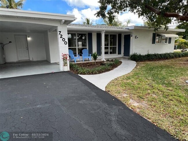 Building Photo - 7200 NE Bay Cove Ct