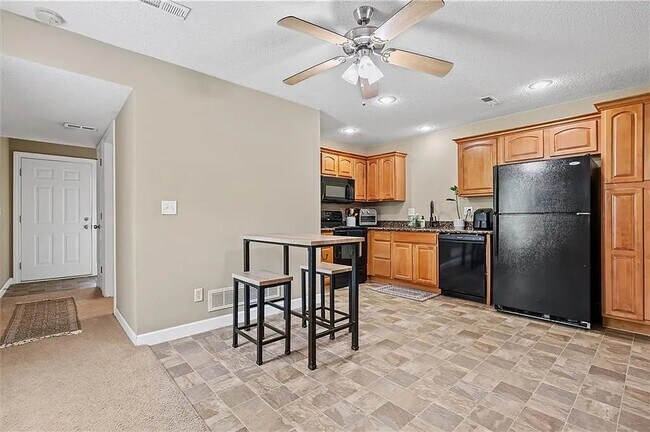 Building Photo - 9001 SW Gala Dr