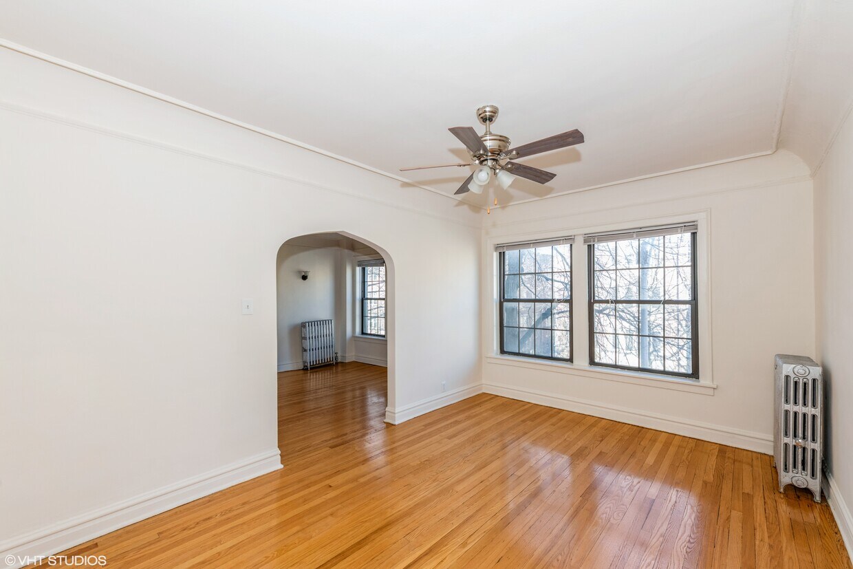 Primary Photo - Oak Park 2 bed 1 bath