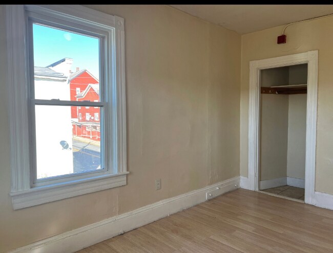 Building Photo - 60 Rathbun St