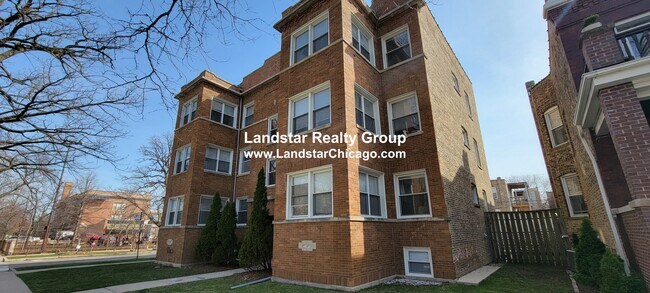 Foto del edificio - 4457 N Maplewood Ave