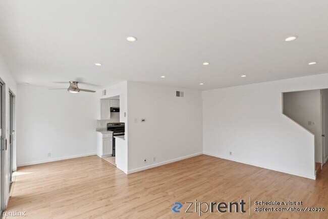 Building Photo - 3 br, 2.5 bath Townhome - 1779 Gazelle Way...