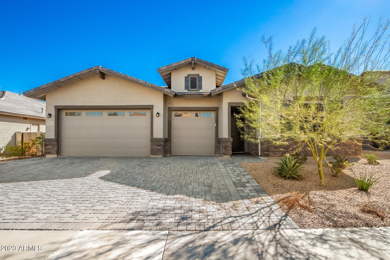 Primary Photo - 18335 W Summer Haven Dr