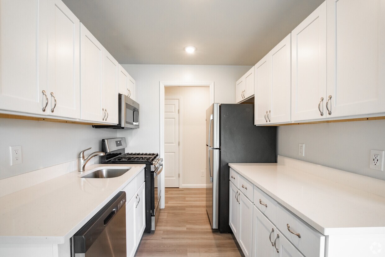 Colony Park Apartments in Ronkonkoma, NY