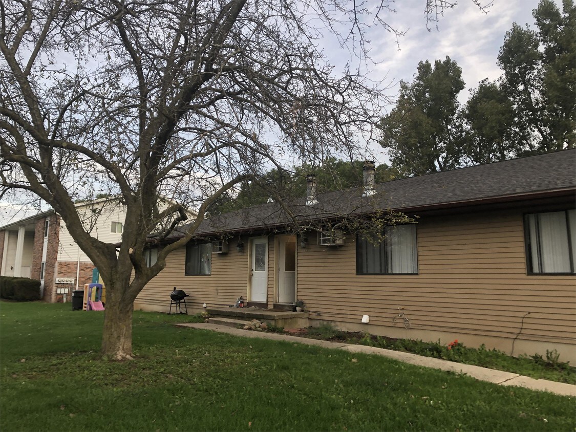 138 Grand Manor Dr Unit 138, Grand Ledge, MI 48837 Apartment for Rent
