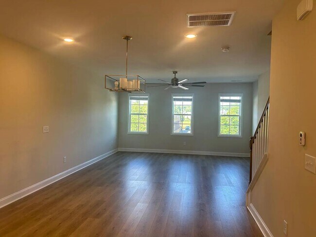 Foto del edificio - 1024 Gateway Commons Cir