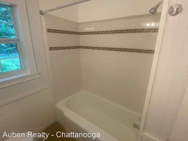 Building Photo - 3 br, 1 bath House - 106 Mountain View Drive