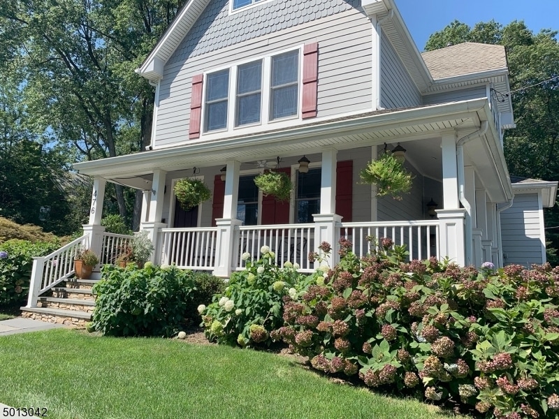 Primary Photo - 476 Grove St