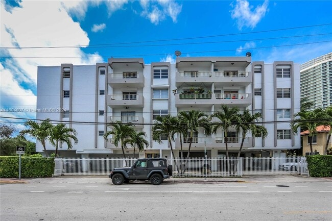 Building Photo - 1580 West Ave