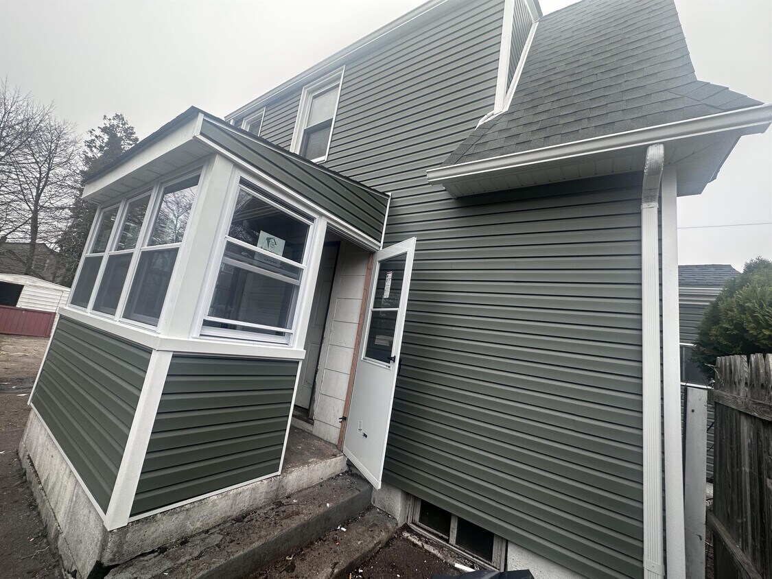 Building Photo - 23 Weberfield Ave
