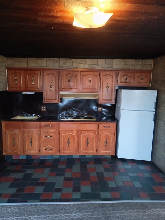 Primary Photo - 408 Willow Ave