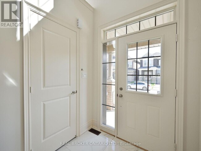 Photo du bâtiment - 1555 Severn Dr