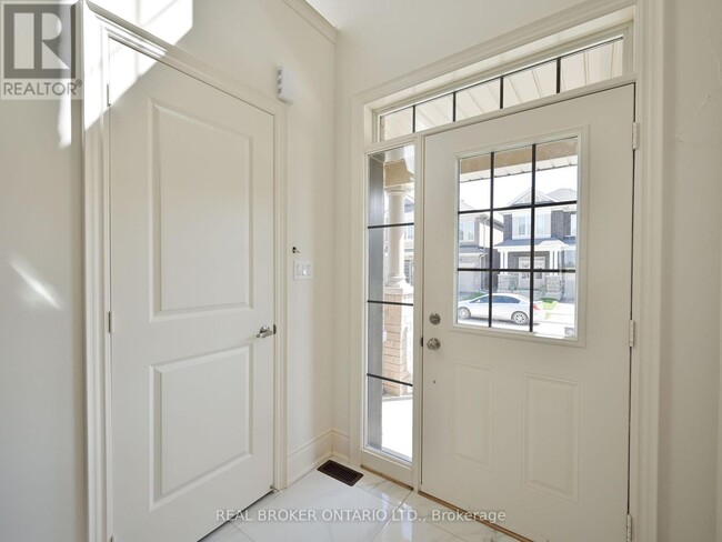 Photo du bâtiment - 1555 Severn Dr