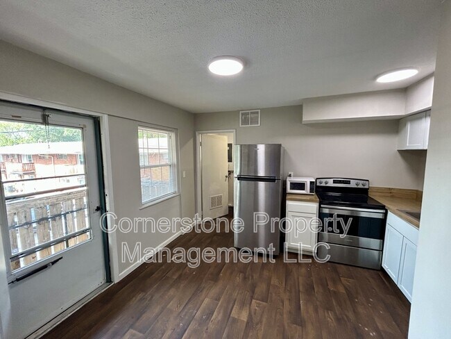 Foto del edificio - 2506 Redbud Ln