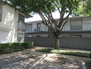 Building Photo - 12888 Montfort Dr