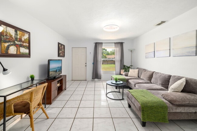 Building Photo - 4008 Groveland Ave
