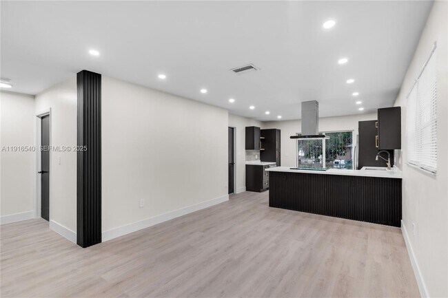 Foto del edificio - 1253 NW 44th St